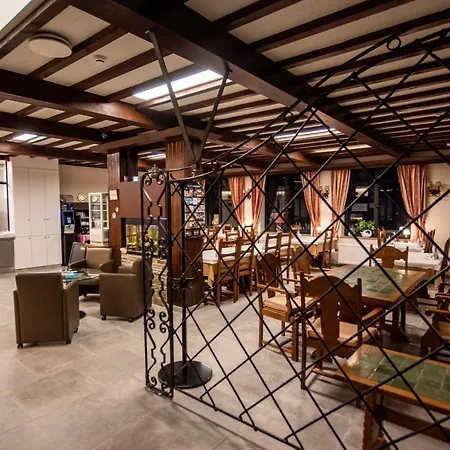 酒店 Le Vieux Moulin 2*
